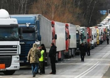 очередь на границе