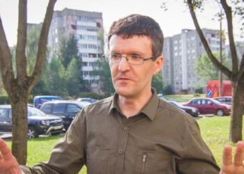 Журналіст Дзяніс Івашын