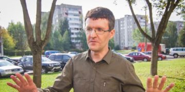 Журналіст Дзяніс Івашын