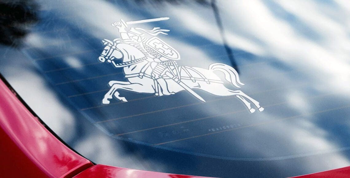 дальнобойщика оштрафовали за наклейки «Погони».