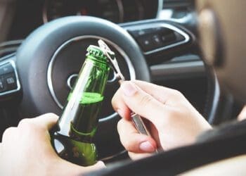 беларус пытался дать взятку