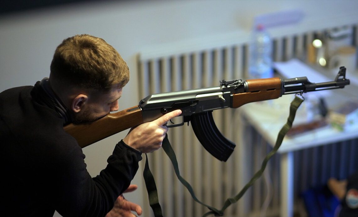 Беларусские добровольцы едут на войну в Украину