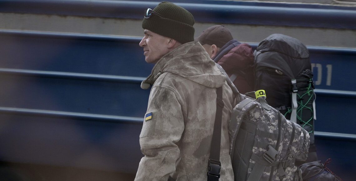 Добровольцы едут на войну