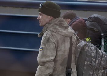 Добровольцы едут на войну