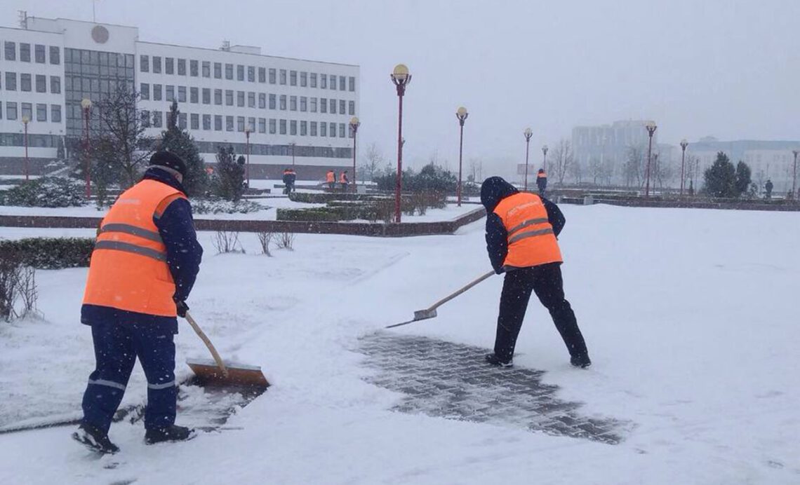 брест завалило снегом