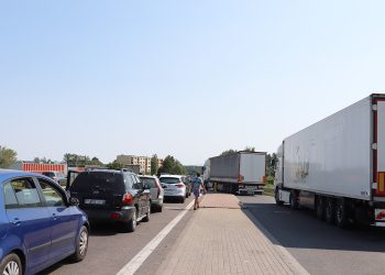 допрашивают и задерживают на границе Беларуси