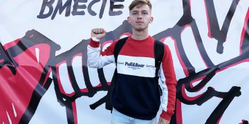 показал кортежу лукашенко знак виктори