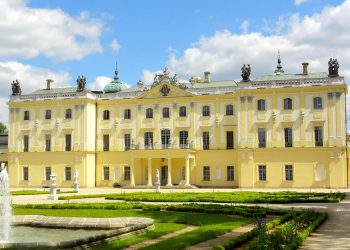 дворцы Польши