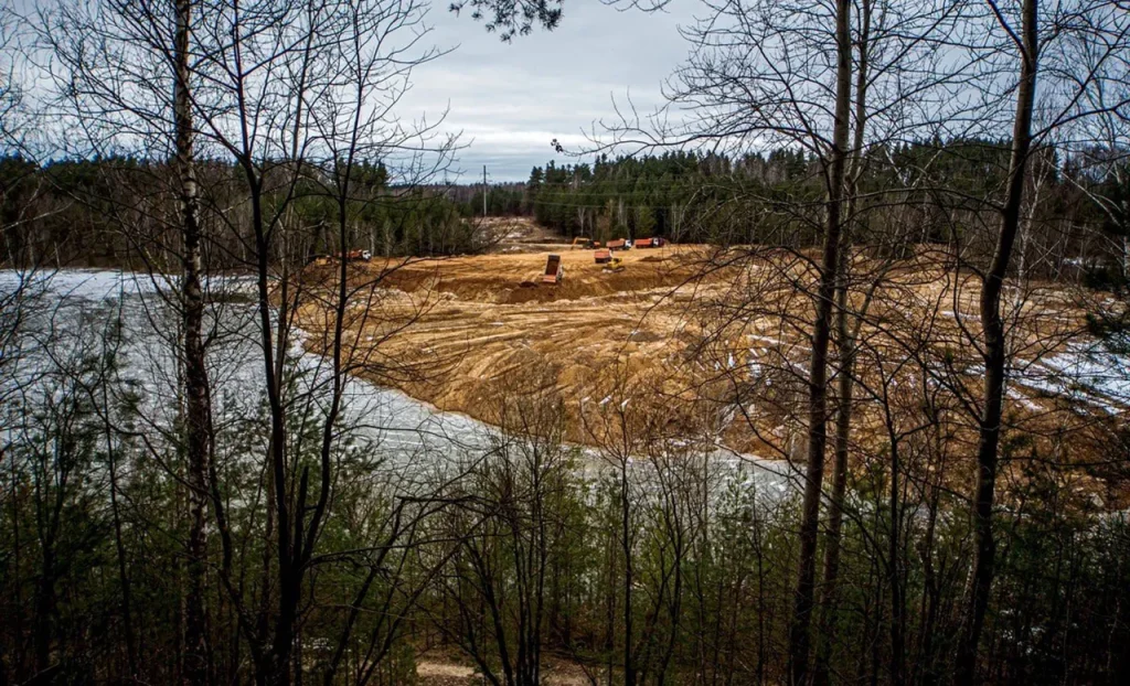 карьер в Польше и Беларуси