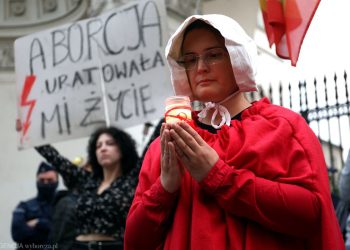 почему аборты в польше запрещены