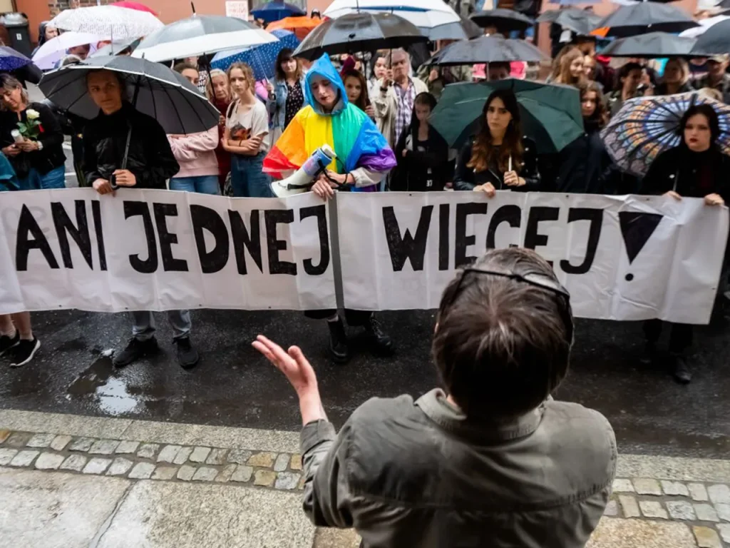 почему аборты в польше запрещены