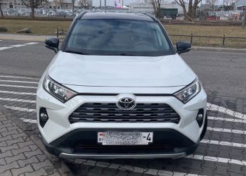 В Варшаве у беларуса угнали авто. Рассказываем, почему Toyota в зоне риска