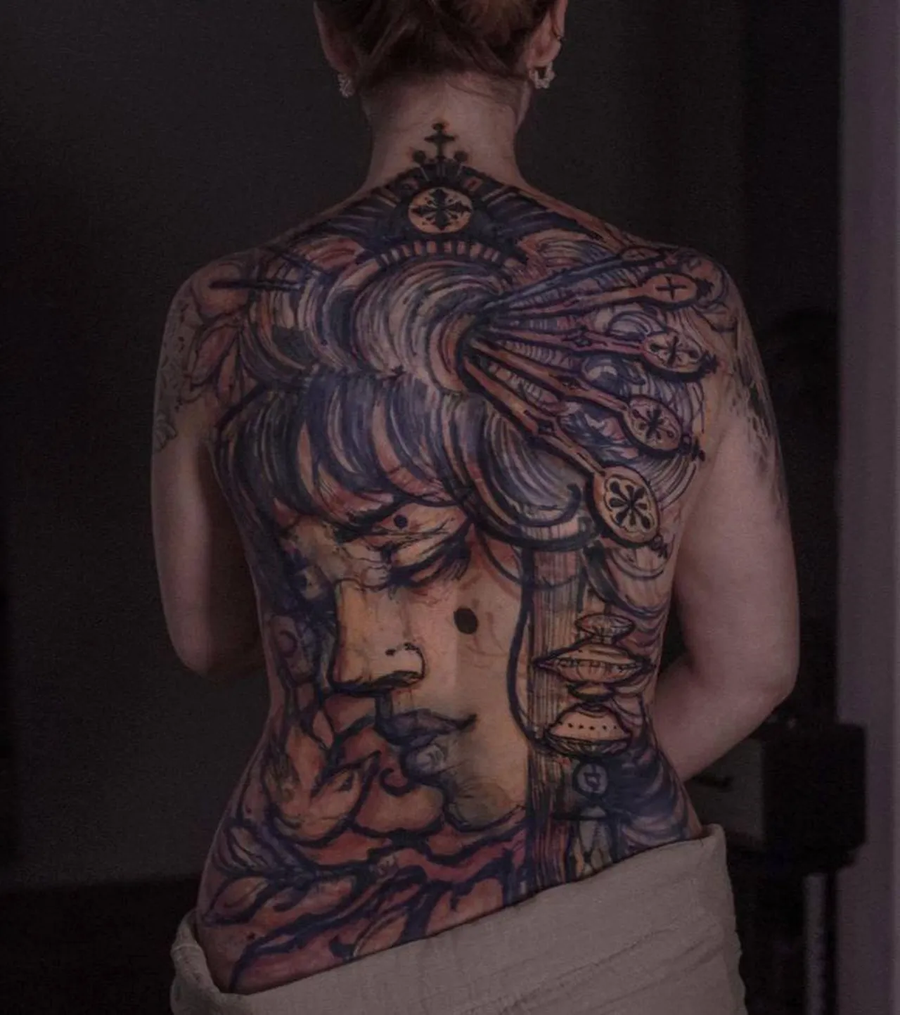 татуировка на спине