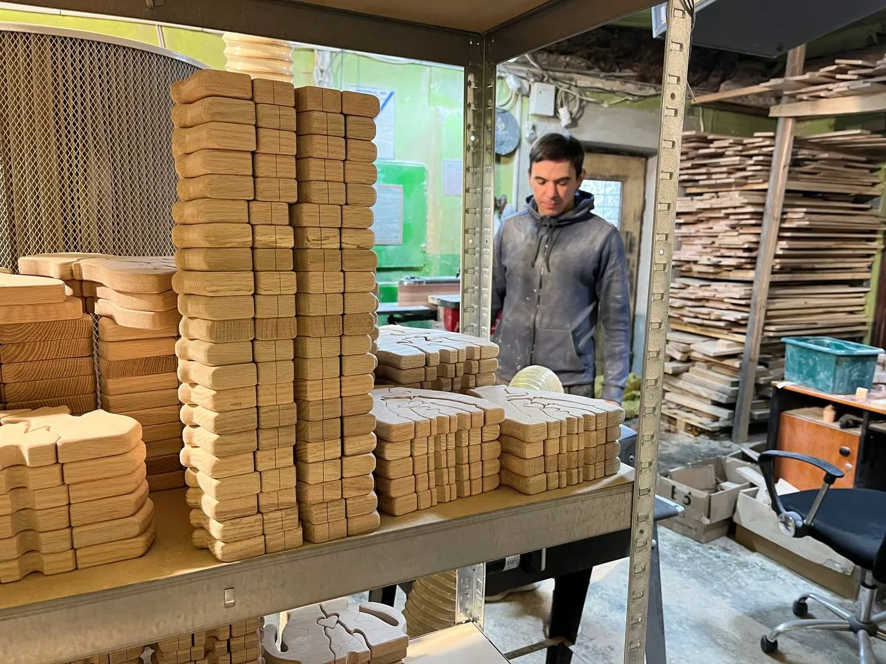 производство деревянных фигурок