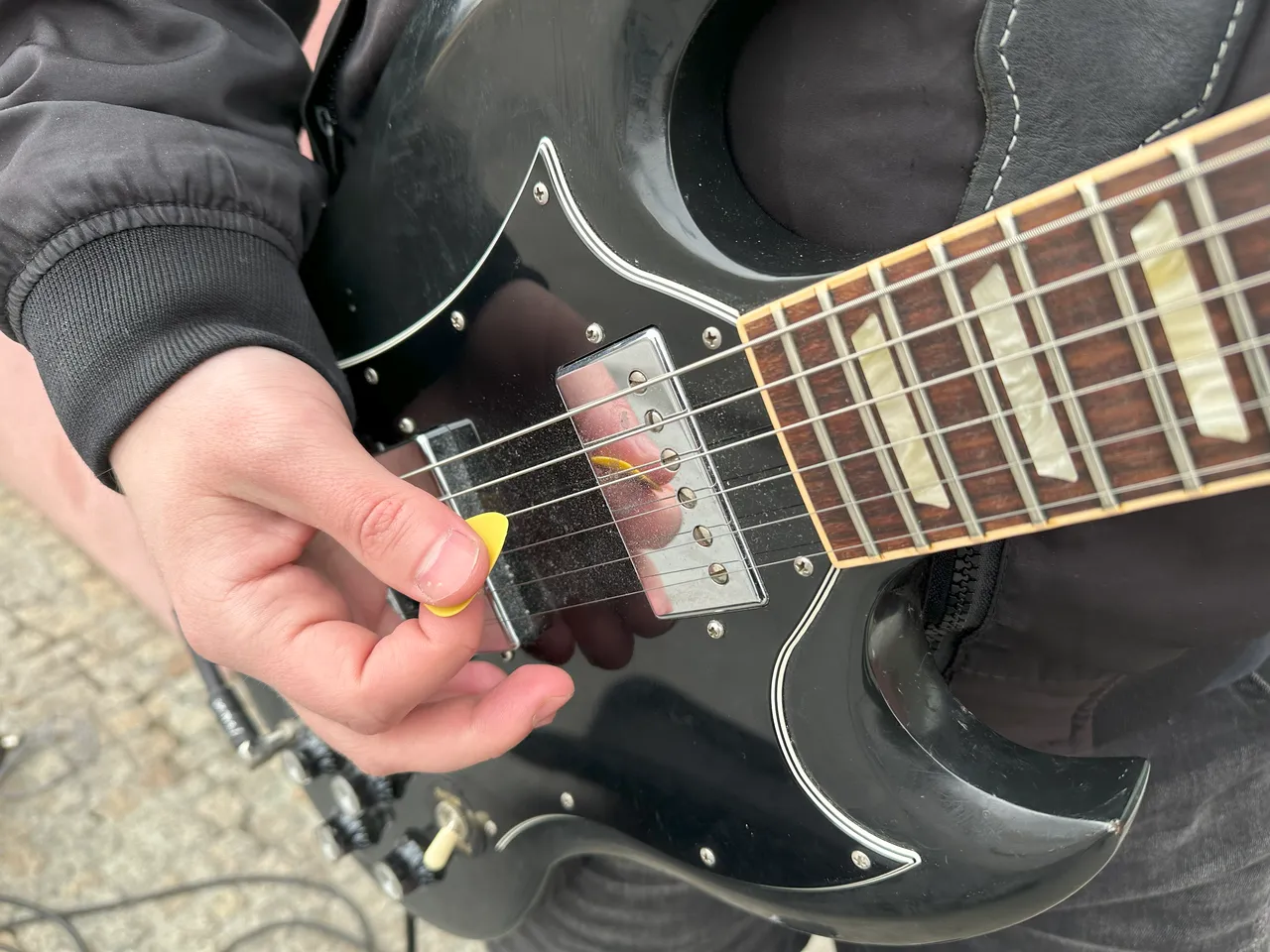 уличный музыкант в Польше