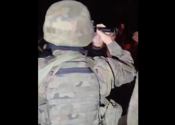 молодежь атаковала пограничников