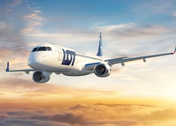 как стать стюардессой в Польше