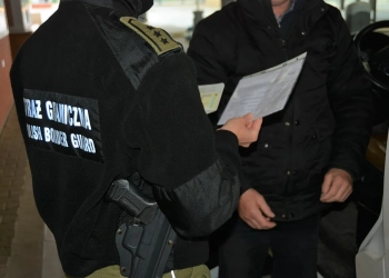 въехать в Польшу