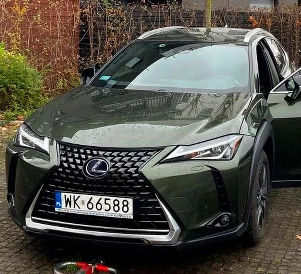 Угнанный Lexus 