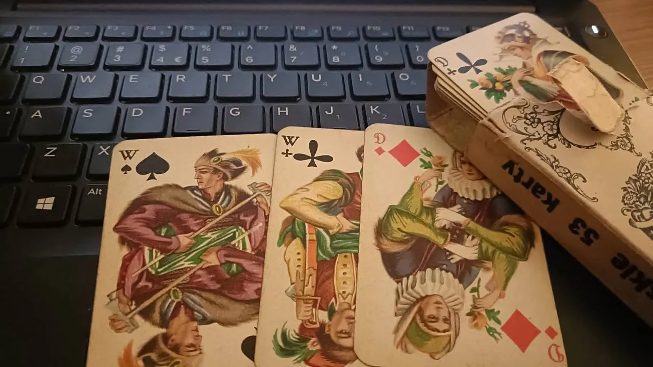 карты фабрики Лапиных