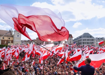 марш за Навроцкого в Варшаве