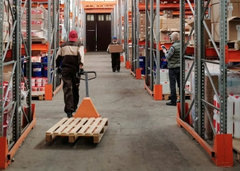 Сколько иностранцев работает в Польше