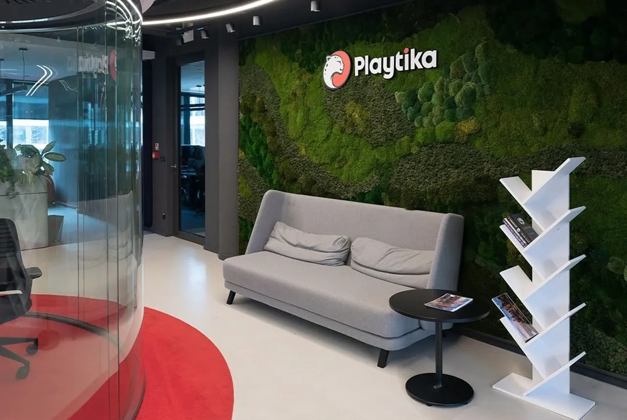 сокращения в Playtika