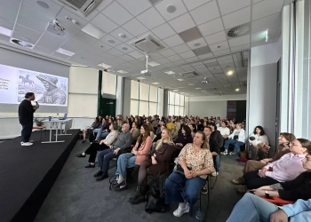 Лекция Армена Захаряна в Варшаве