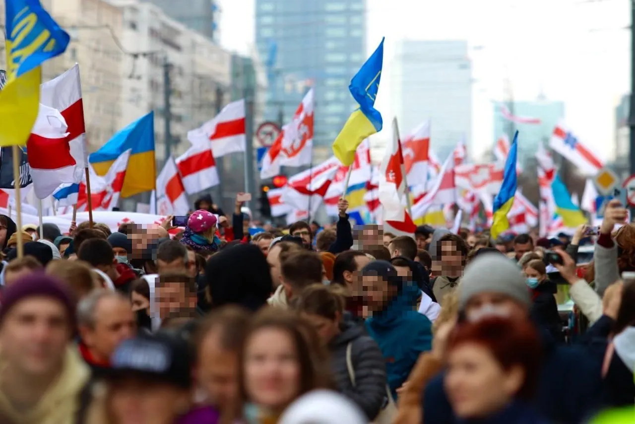 Беларусский марш в Варшаве